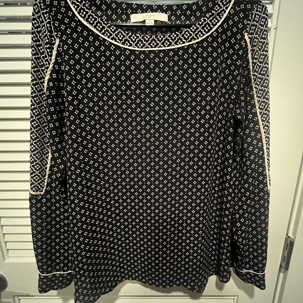 LOFT Black and White Long Sleeve Blouse
